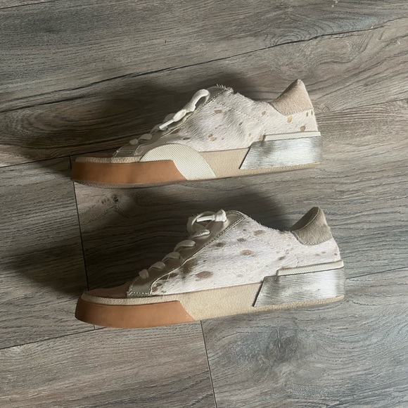 Dolce Vita Pony hair sneaker - Picture 4 of 5